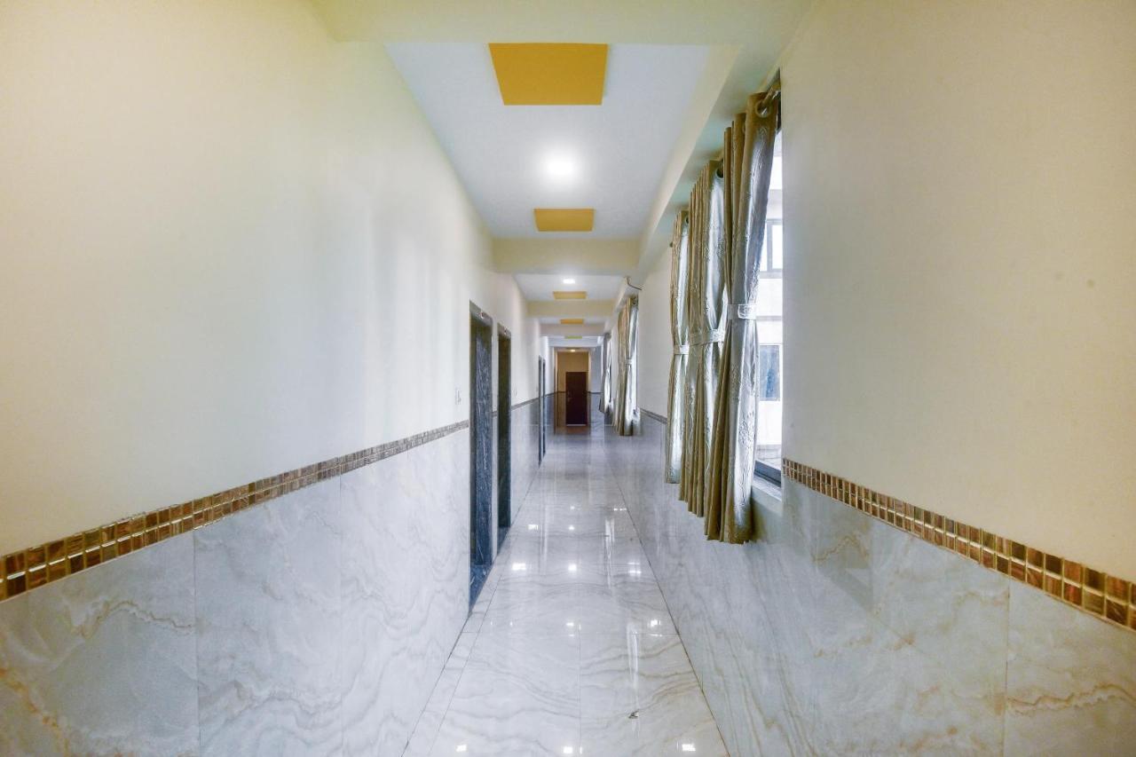 Oyo 60773 Ruchita Loadging & Boarding Hotel Mumbai Exterior photo