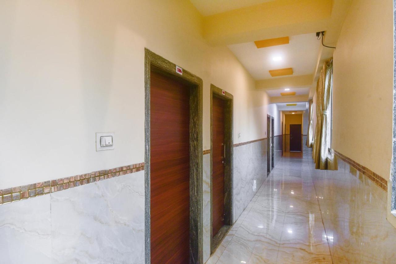 Oyo 60773 Ruchita Loadging & Boarding Hotel Mumbai Exterior photo