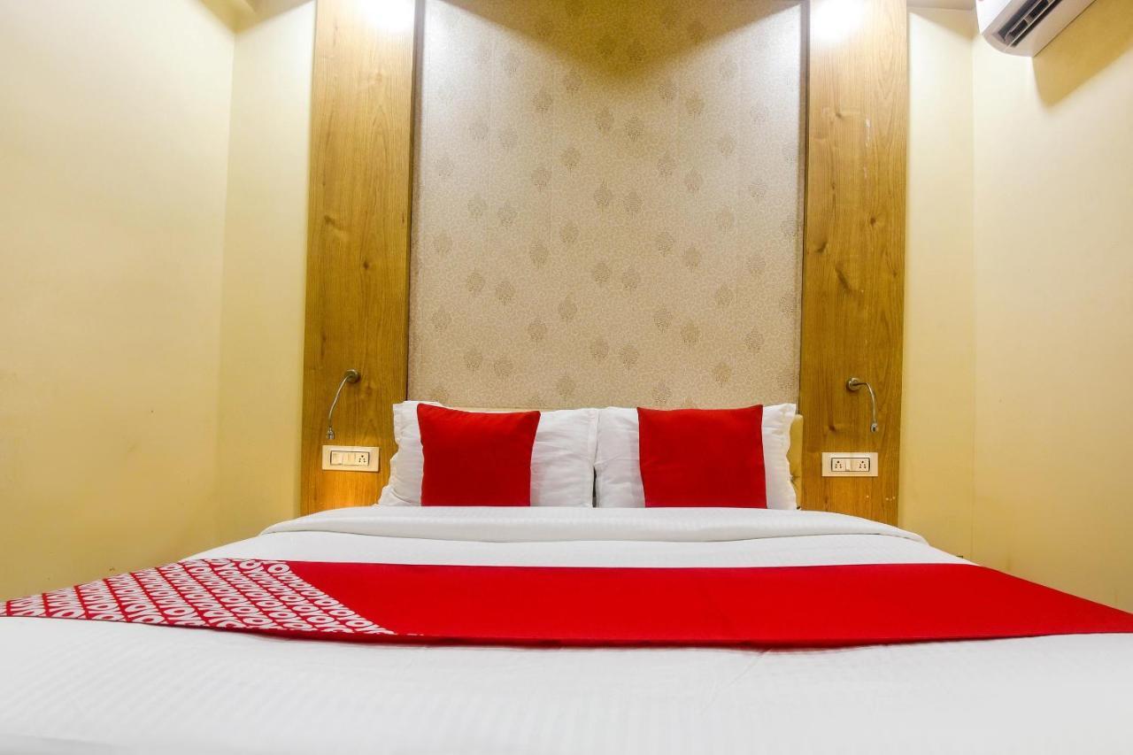 Oyo 60773 Ruchita Loadging & Boarding Hotel Mumbai Exterior photo
