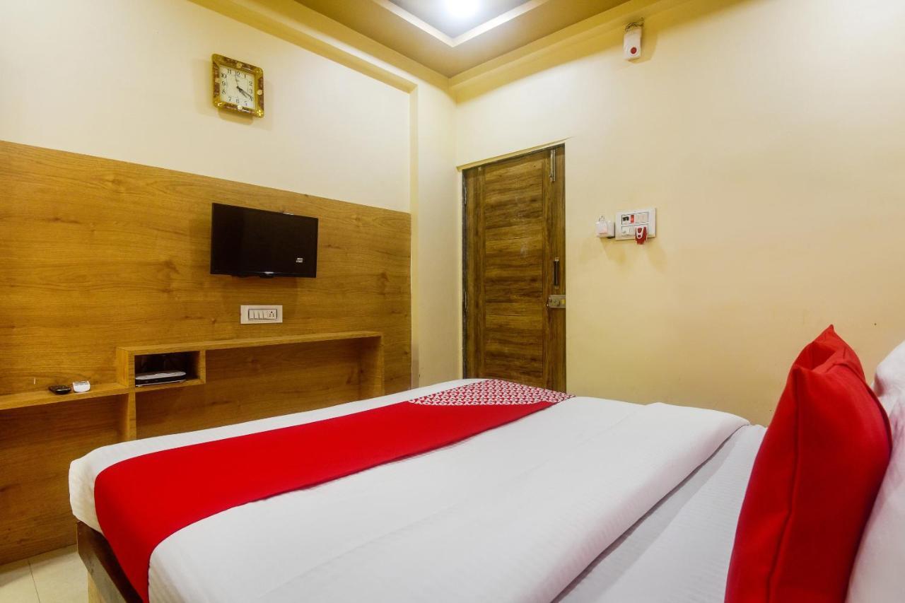 Oyo 60773 Ruchita Loadging & Boarding Hotel Mumbai Exterior photo